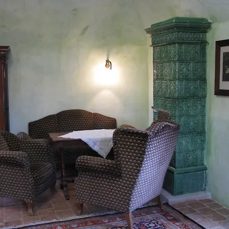 With Large Covered Terrace In Small With Swimming Pool Prázdninový dům *