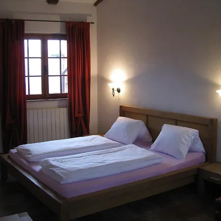 With Large Covered Terrace In Small With Swimming Pool Prázdninový dům Bastia Mondovì