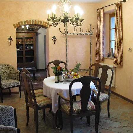 Prázdninový dům With Large Covered Terrace In Small With Swimming Pool Bastia Mondovì