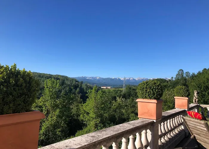 別荘 With Large Covered Terrace, In Small With Swimming Pool Bastia Mondovì